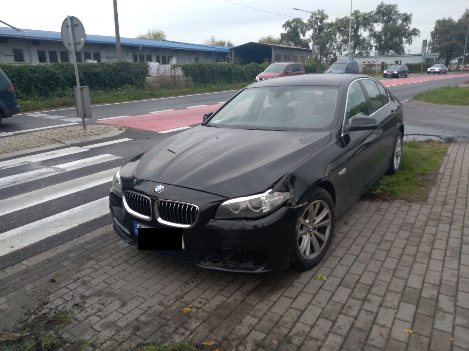 Kieruj Ca Bmw Z Mandatem I Punktami Po Spowodowaniu Kolizji Z Ci Ar Wk