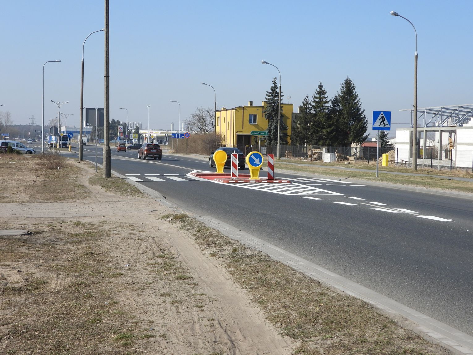 Przej Cie Dla Pieszych Prowadzi Na Pas Zieleni Brakuje Chodnika