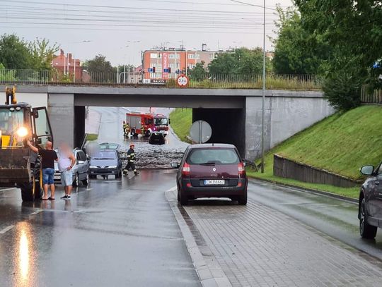 100 interwencji z powodu ulewy. Straż musiała wypompować wodę z ul.Kapitulnej