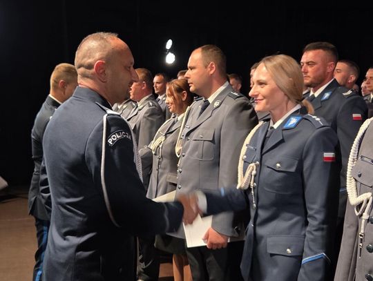 109 policjantów z awansami. Włocławscy policjanci obchodzili swoje święto