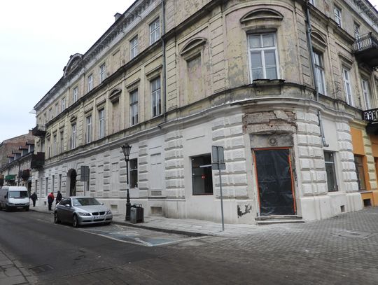 12 lokali usługowych w ścisłym centrum miasta do remontu i niższy czynsz - wszystko to ma zachęcić przedsiębiorców