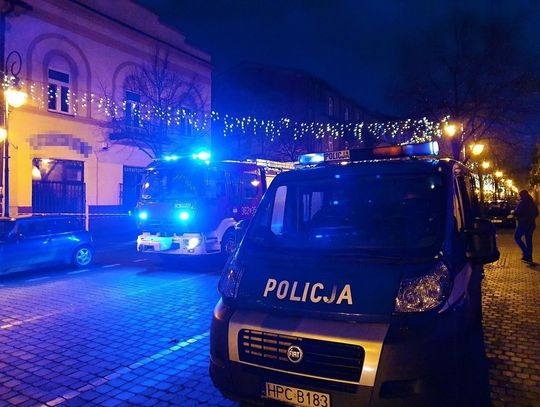 13 osób ewakuowano z kamienicy przy ul. 3-go Maja. Zawaliła się część dachu