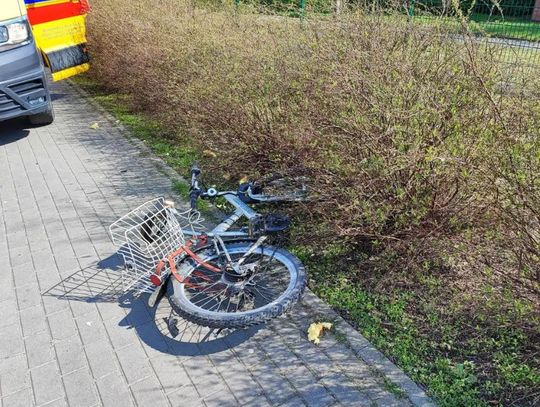 14-letnia rowerzystka została potrącona. Trafiła do szpitala