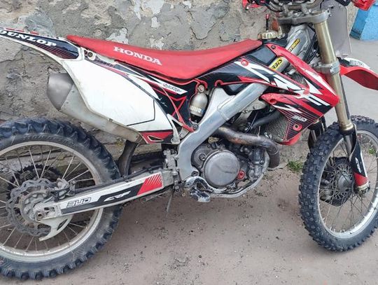 15-latek uciekał przez pola motocyklem przed policją