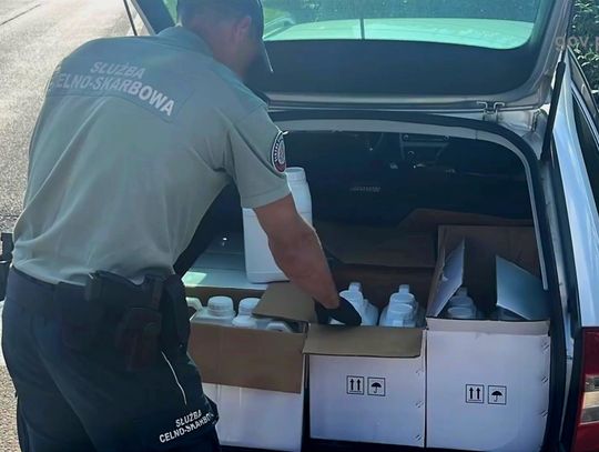 160 litrów nielegalnych środków ochrony roślin, zatrzymano mężczyznę [wideo]