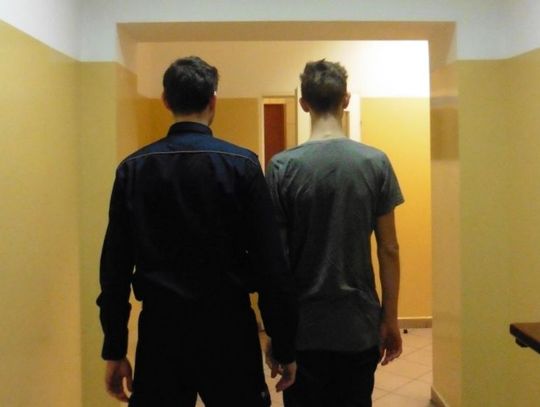  20-latek nie stawił się do zakładu karnego. Policjanci w czasie wolnym zatrzymali poszukiwanego 
