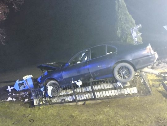 23-latka w BMW rozbiła przydrożną kapliczkę