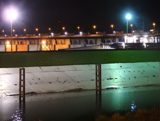 33- latek chciał odebrać sobie życie skacząc z tamy