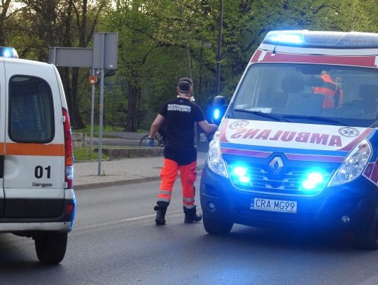 36-latek nagle upadł, potem przestał oddychać. Życie uratowali mu strażnicy i ratownicy medyczni