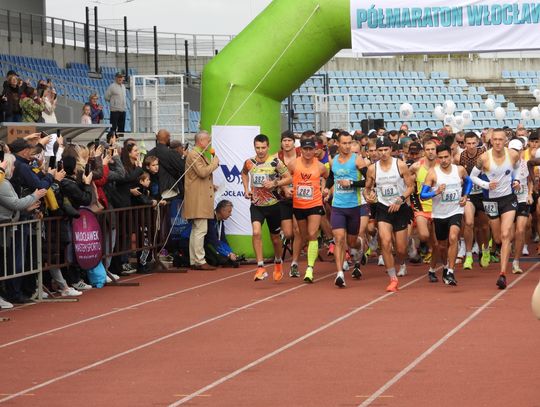 600 zawodników biegnie ulicami miasta. Trwa 11. Półmaraton Włocławek
