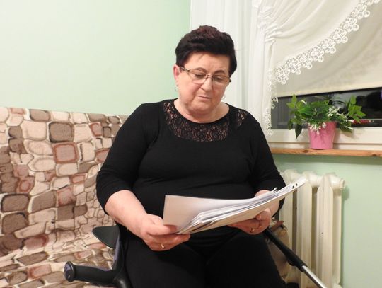 Agresywna sąsiadka bije(!) schorowaną staruszkę. Kobieta jest więźniem we własnym domu...