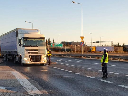 Akcja policji na A1 pod Włocławkiem. 1300 kontroli, 2 kierowców po spożyciu
