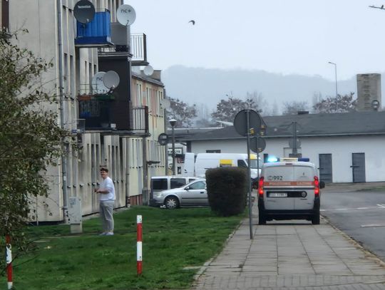 Akcja służb na ul. Ptasiej. Mieszkańcy informują o ulatniającym się gazie