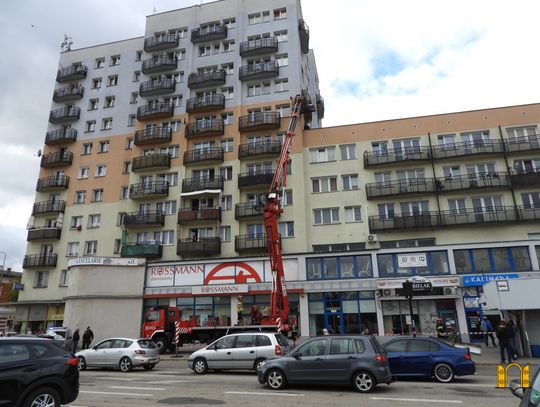 Akcja straży pożarnej na pl. Wolności. Teren zabezpieczała straż miejska