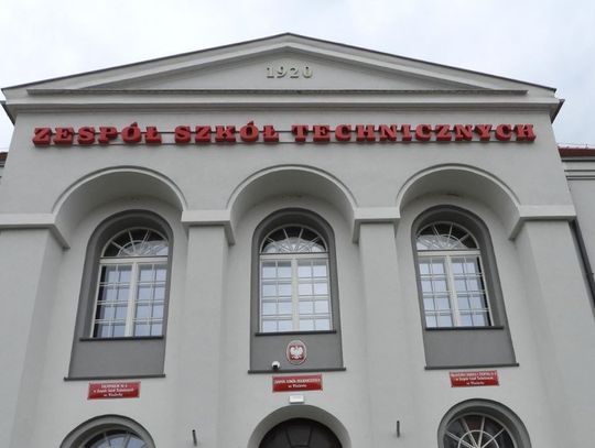 Alarm bombowy w Zespole Szkół Technicznych. Uczniowie ewakuowani