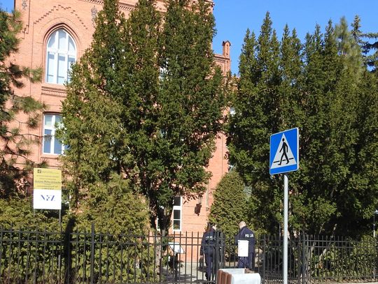 Alarmy bombowe w szkołach w całej Polsce. We Włocławku m.in w LZK