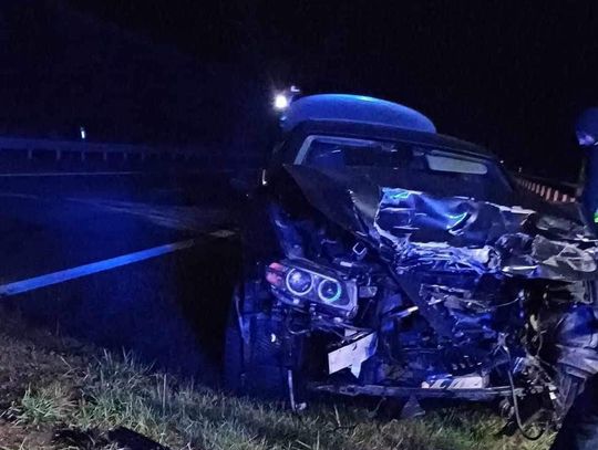 Auto osobowe zderzyło się z z pojazdem ciężarowym na autostradzie A1