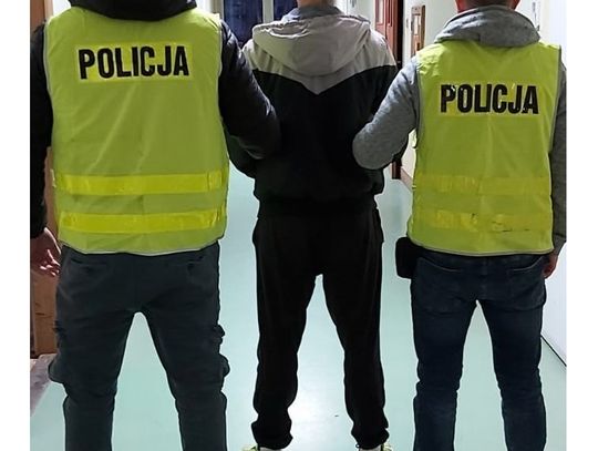 Awantura i szarpanina pod jednym ze sklepów na os.Południe. Zatrzymano 27-latka