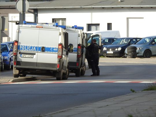 Awantura przy ul. Brackiej. Mężczyzna był tak agresywny, że policjanci nie mogli zbadać stanu trzeźwości