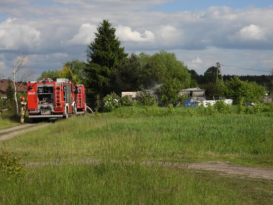 Awantura rodzinna i pożar budynku gospodarczego przy ulicy Rudej