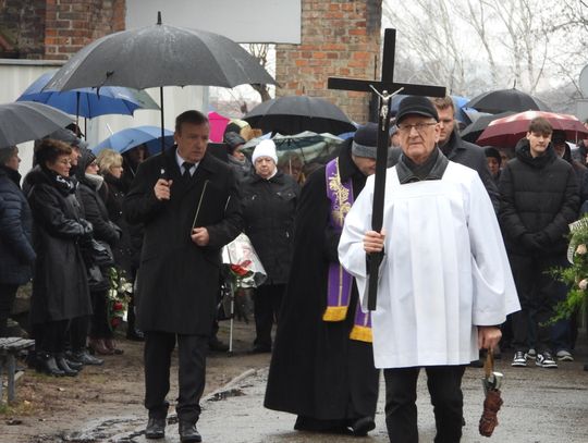 Bliscy pożegnali Ewę Szanowską, właścicielkę "Fabryki Fajansu"