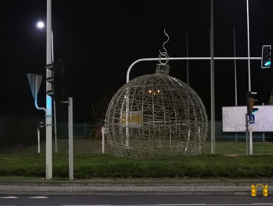 Bombki na dwóch skrzyżowaniach nie świecą. Uległy awarii?
