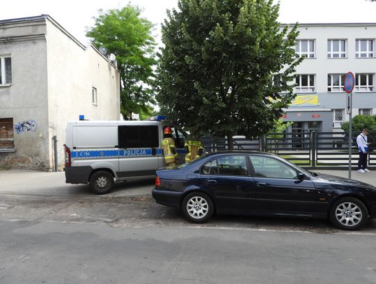 Bomby w szkołach i na basenie. Fałszywe alarmy bombowe postawiły służby na nogi