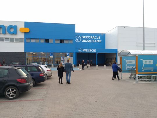 Castorama otwarta. Mieszkańcy oburzeni 