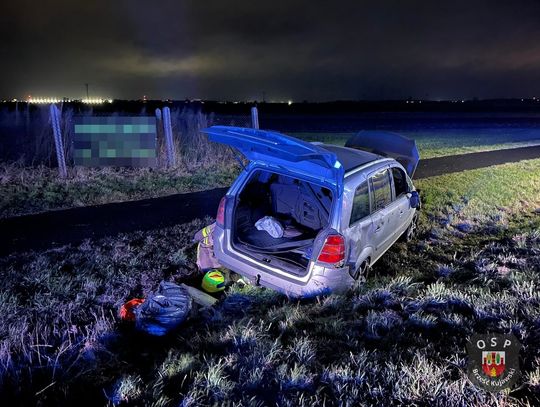 Chciał uniknąć zderzenia ze zwierzęciem. Opel dachował w pobliżu Włocławka