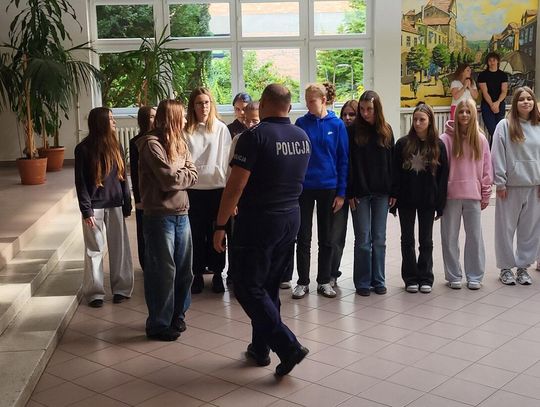 Ci uczniowie uzyskają specjalne przywileje, dzięki zajęciom z policjantami