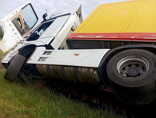 Ciężarówka przewróciła się na autostradzie A1