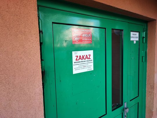 Co dalej z bezdomnym z ul. Bajecznej? Spółdzielnia wynajęła ochronę