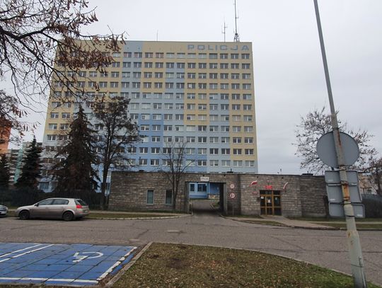 Co ze sprawą Szymona, który zmarł przed rokiem w budynku policji? Prokurator bada jeszcze jeden wątek