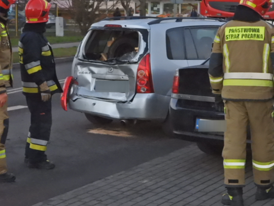 Cztery auta zderzyły się na Kaliskiej. Dwie osoby poszkodowane