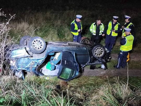 Dachowanie na Toruńskiej. Jedna osoba w szpitalu 