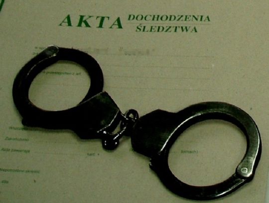 Dla wódki, papierosów i gum do żucia okradł nastolatka i pobił klienta sklepu