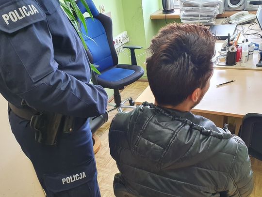 Dokonał 12 kradzieży i dwóch rozbojów. Agresywny 27-latek zatrzymany 