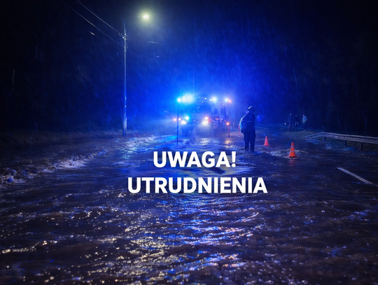 Droga wojewódzka nr 265 w Rakutowie podtopiona. Na miejscu trwa akcja straży i policji