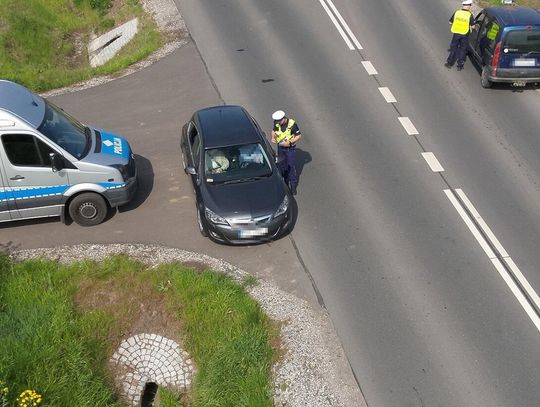 Dron nad obwodnicą Lubrańca. Policjanci prowadzili działania