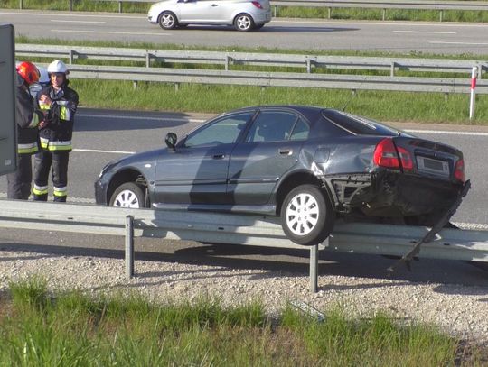 Dwa pojazdy zderzyły się na autostradzie, W akcji wziął udział nowy motoambulans 