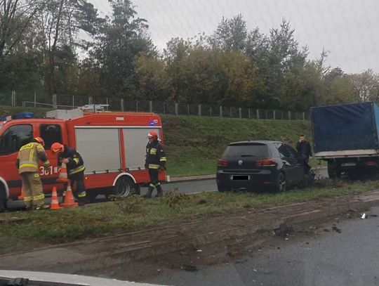 Dwie kolizje na al. Królowej Jadwigi. Poszkodowana jedna osoba
