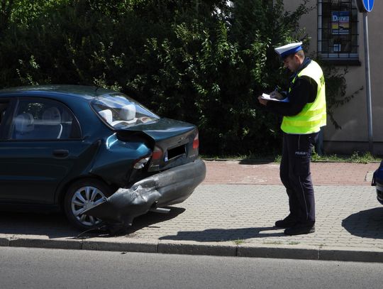 Dwie kolizje w niecała godzinę. Policja apeluje o ostrożność