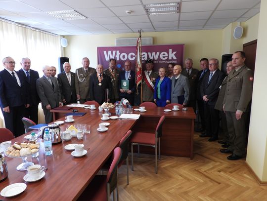 Dwunastu "Jubilatów Życia" świętowało dziś w ratuszu