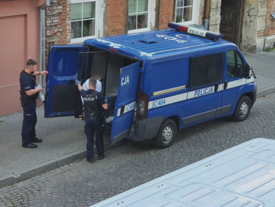 Dzieci pod opieką pijanej matki. Kobieta miała ponad 3,5 promila alkoholu w organizmie