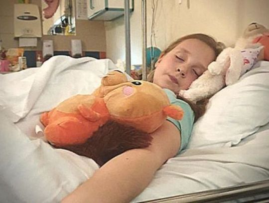 Dziewczynka z Włocławka zmaga się z ostrą białaczką limfoblastyczną. Karolina potrzebuje pomocy