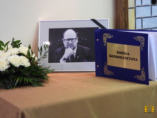Dziś pod ratuszem Światełko dla Adamowicza: "Bądźmy Gdańszczanami"