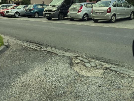 Dziura w jezdni i skarga na brak działań Spółdzielni. Okazuje się, że drogą zarządza MZDiZ