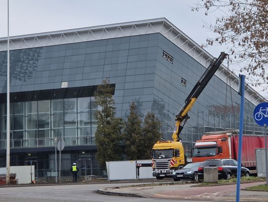 Ekstremalna kwota 2,5 mln zł z pieniędzy publicznych przez jeden odpadnięty panel, gdzie tu gospodarność?