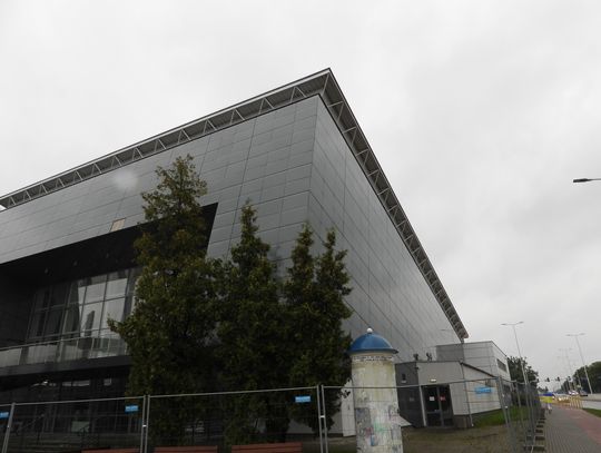 Elewacja na Hali OSiR zostanie wymieniona. Ratusz ogłosił przetarg