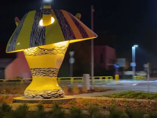 Fajansowa lampa rogata stanęła na rondzie we Włocławku